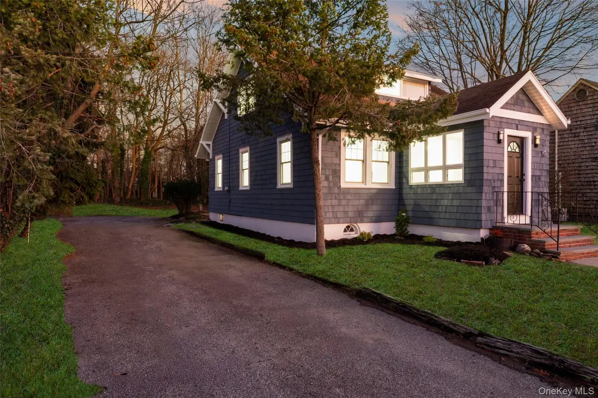 602 Clocks Boulevard, Massapequa, NY 11758 - Image #1