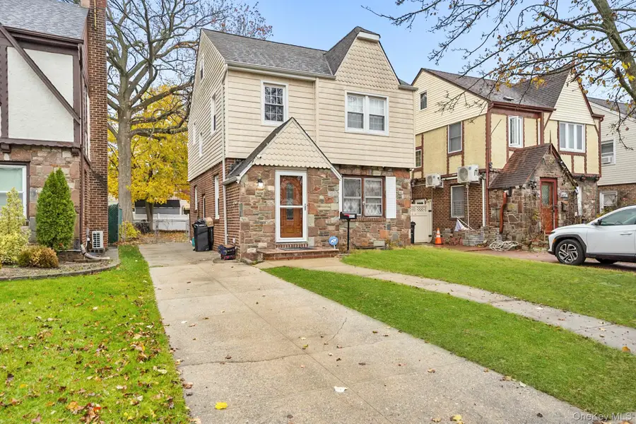 86-33 253rd Street, Bellerose, NY 11426 - Image #2