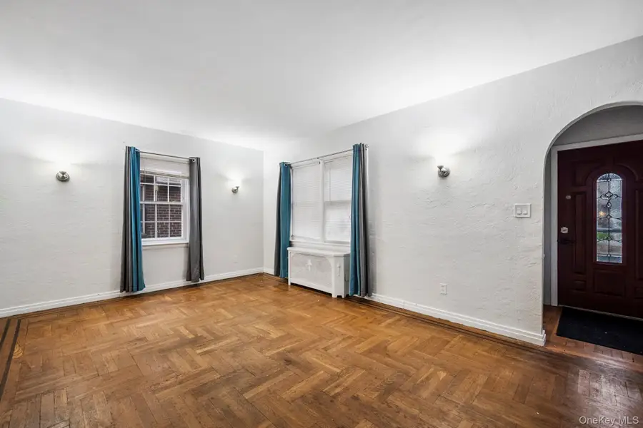 86-33 253rd Street, Bellerose, NY 11426 - Image #3