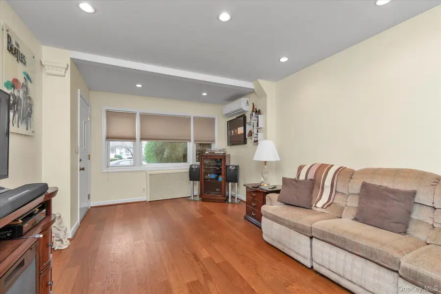 32 Fifth Street, Valley Stream, NY 11581 - Image #3