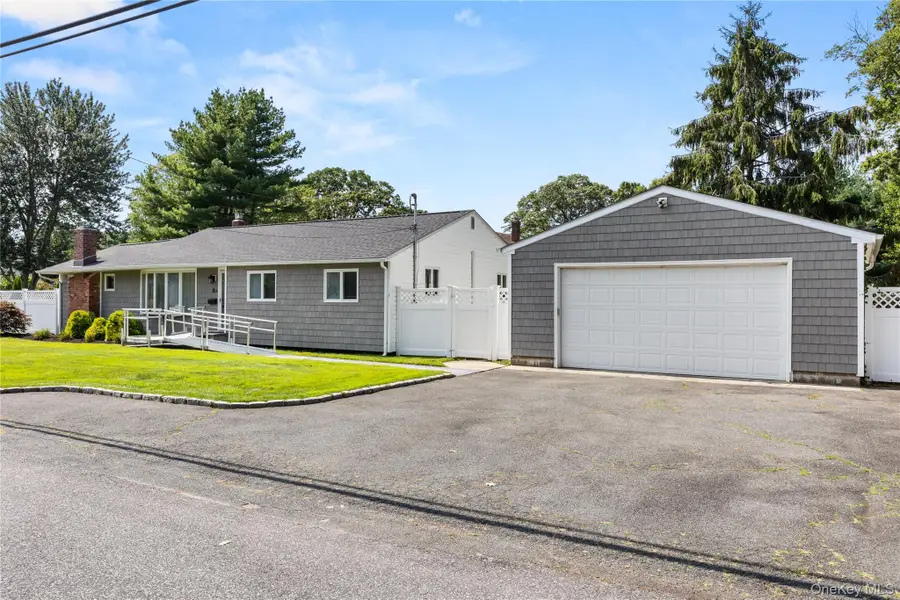 18 Campbell Lane, East Islip, NY 11730 - Image #2
