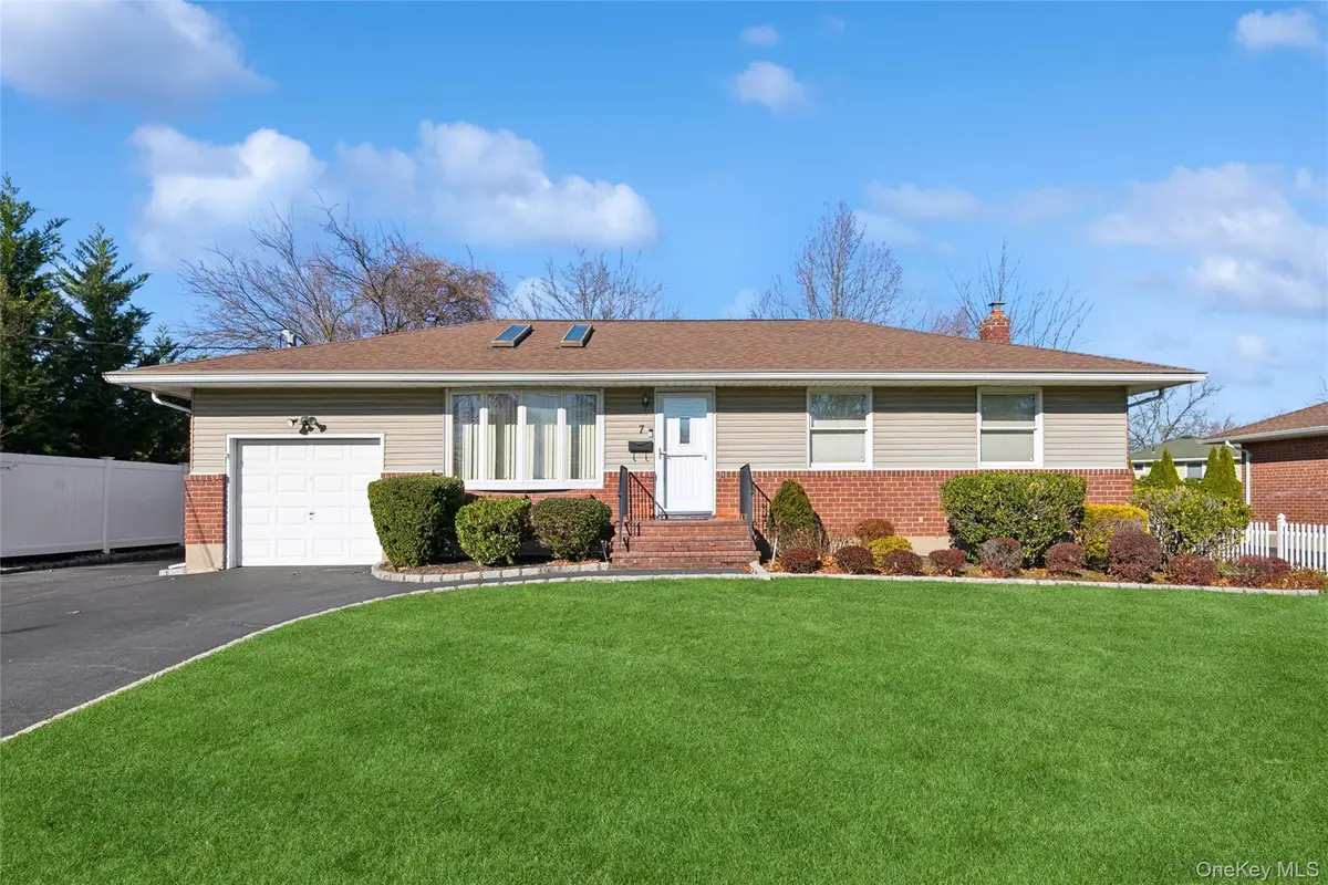7 Joyce Lane, Commack, NY 11725 - Image #1