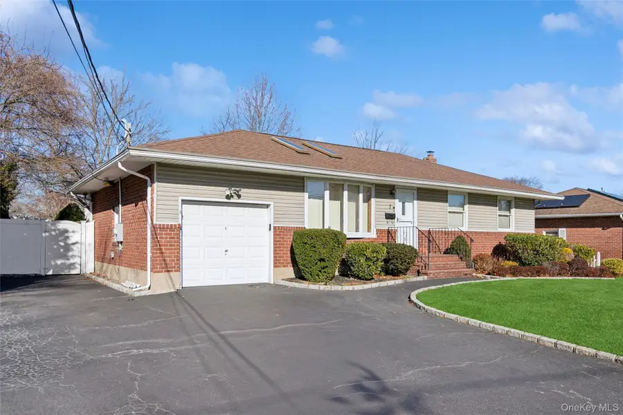 7 Joyce Lane, Commack, NY 11725 - Image #2