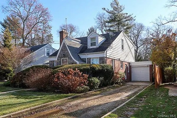 187 Green Avenue, Freeport, NY 11520 - Image #2