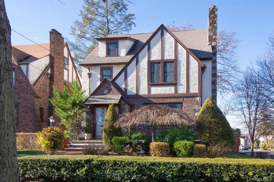 233 Kneeland Avenue, Yonkers, NY 10705 - Image #2