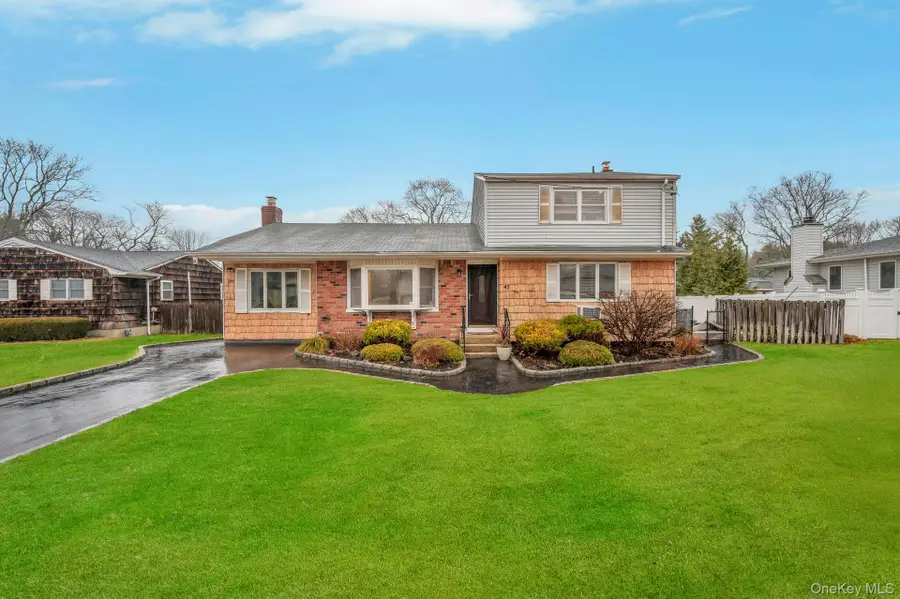 47 Pearsall Place, Deer Park, NY 11729 - Image #2