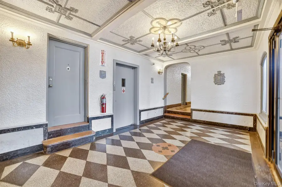 673 Locust Street #1F, Mount Vernon, NY 10552 - Image #3