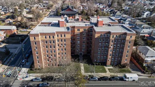30-11 Parsons Boulevard #2T, Flushing, NY 11354