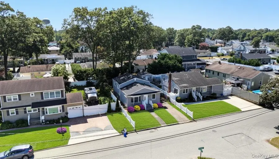 792 Glendale Road, Babylon, NY 11704 - Image #3