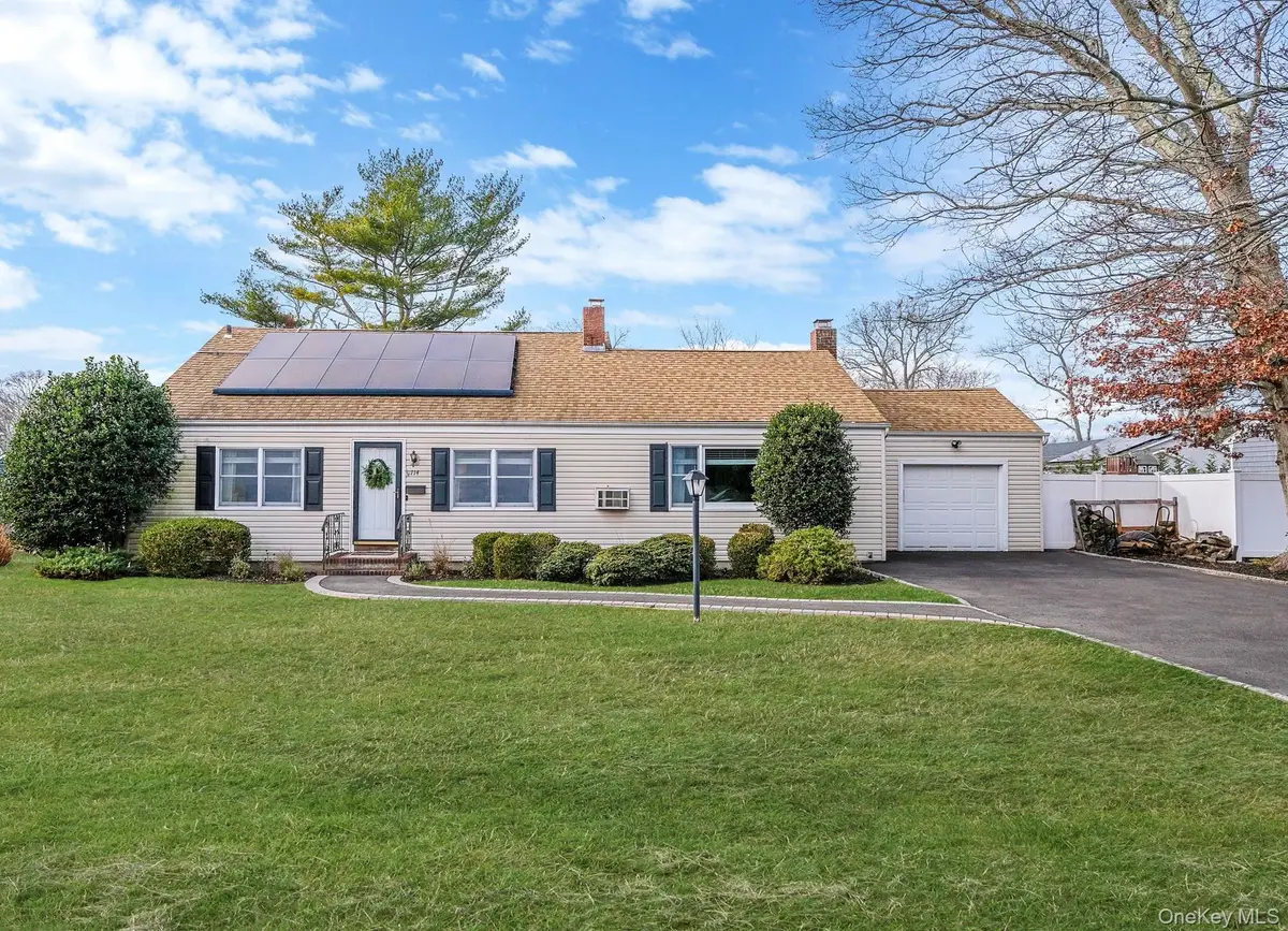 114 Monroe Avenue, Patchogue, NY 11772 - Image #1