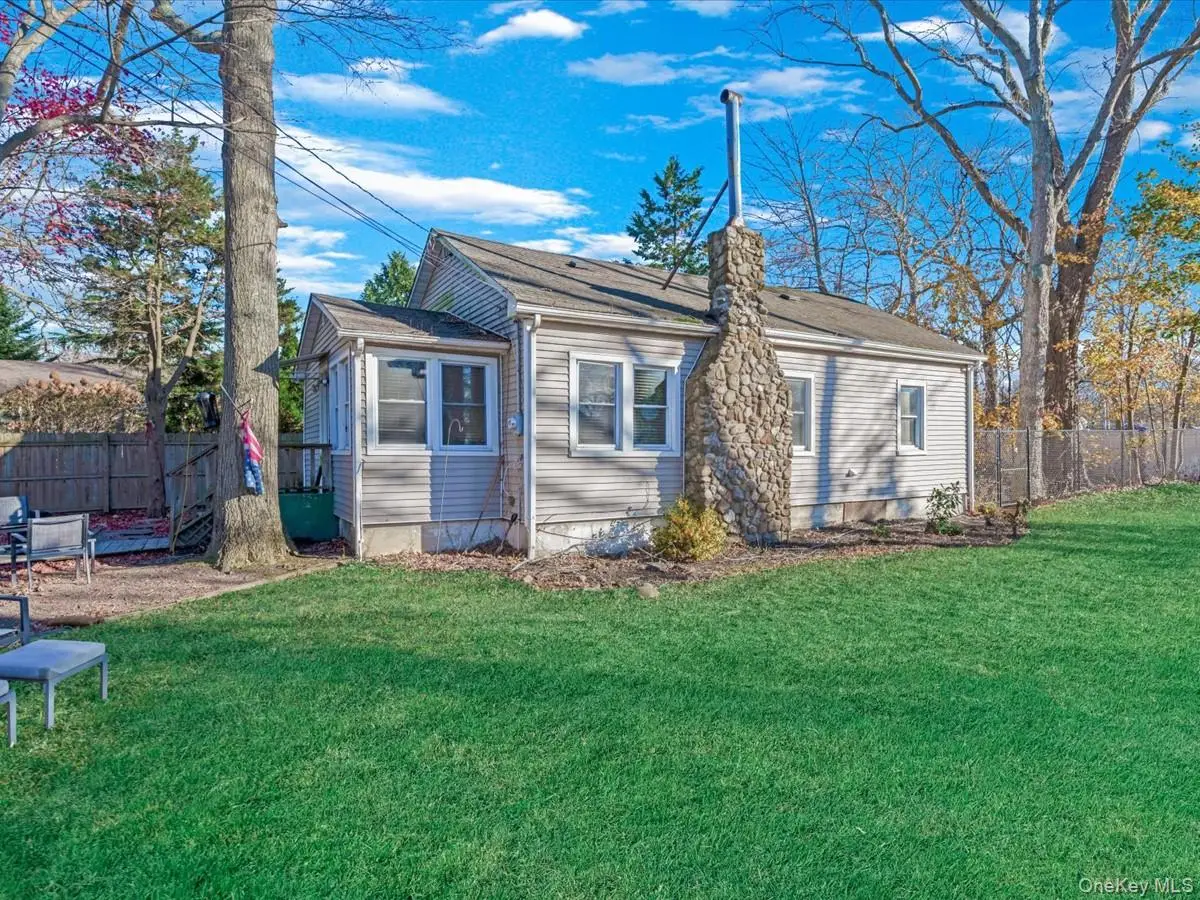 29 Parkside Avenue, Miller Place, NY 11764 - Image #1