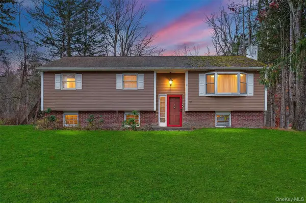 12 Robert Drive, Hyde Park, NY 12538