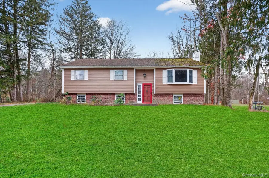 12 Robert Drive, Hyde Park, NY 12538 - Image #2