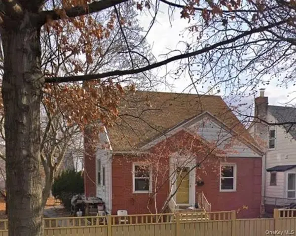 45-31 195th Street, Flushing, NY 11358