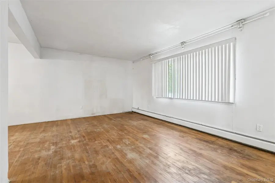 105 Loop Drive, Sayville, NY 11782 - Image #2