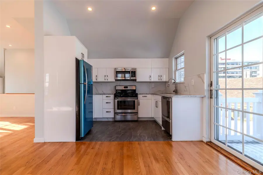 16823 Powells Cove Boulevard #12, Beechhurst, NY 11357 - #3