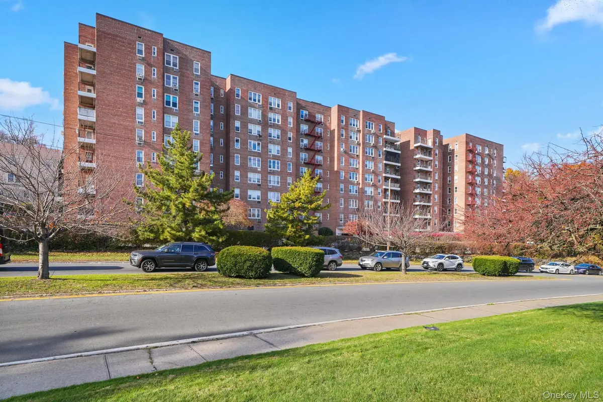 245 Rumsey Rd #2X, Yonkers, NY 10701 - Image #1