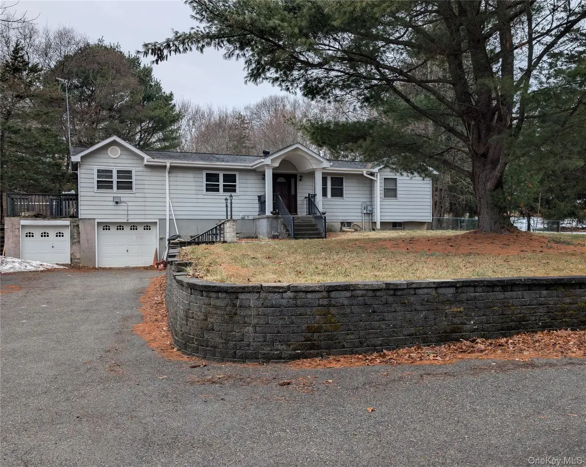 145 N Fostertown Drive, Newburgh, NY 12550 - Image #1