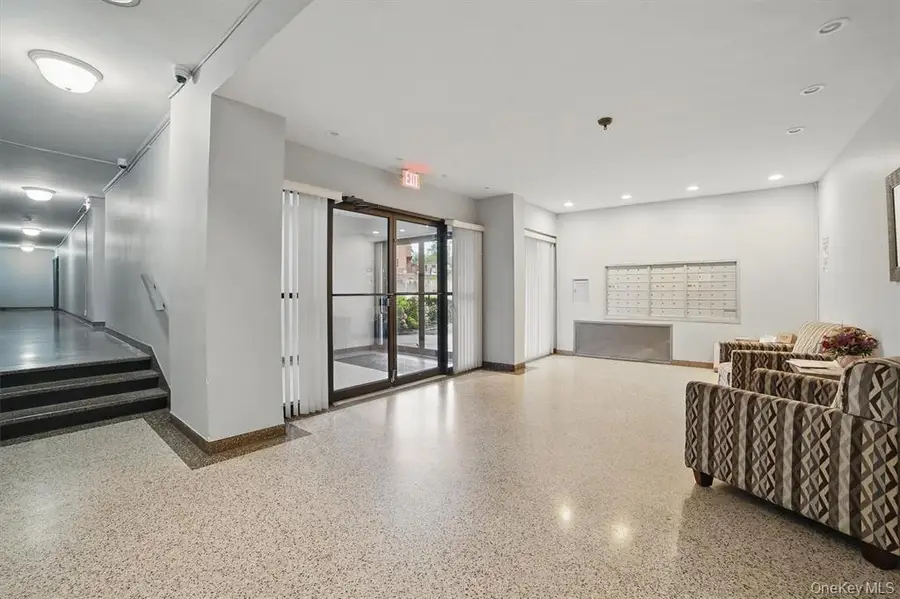 682 Tuckahoe Road #3D, Yonkers, NY 10710 - Image #3