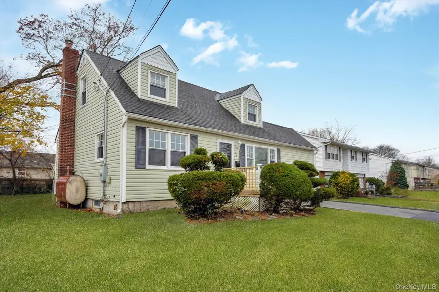 842 Brook Street, West Babylon, NY 11704 - Image #3