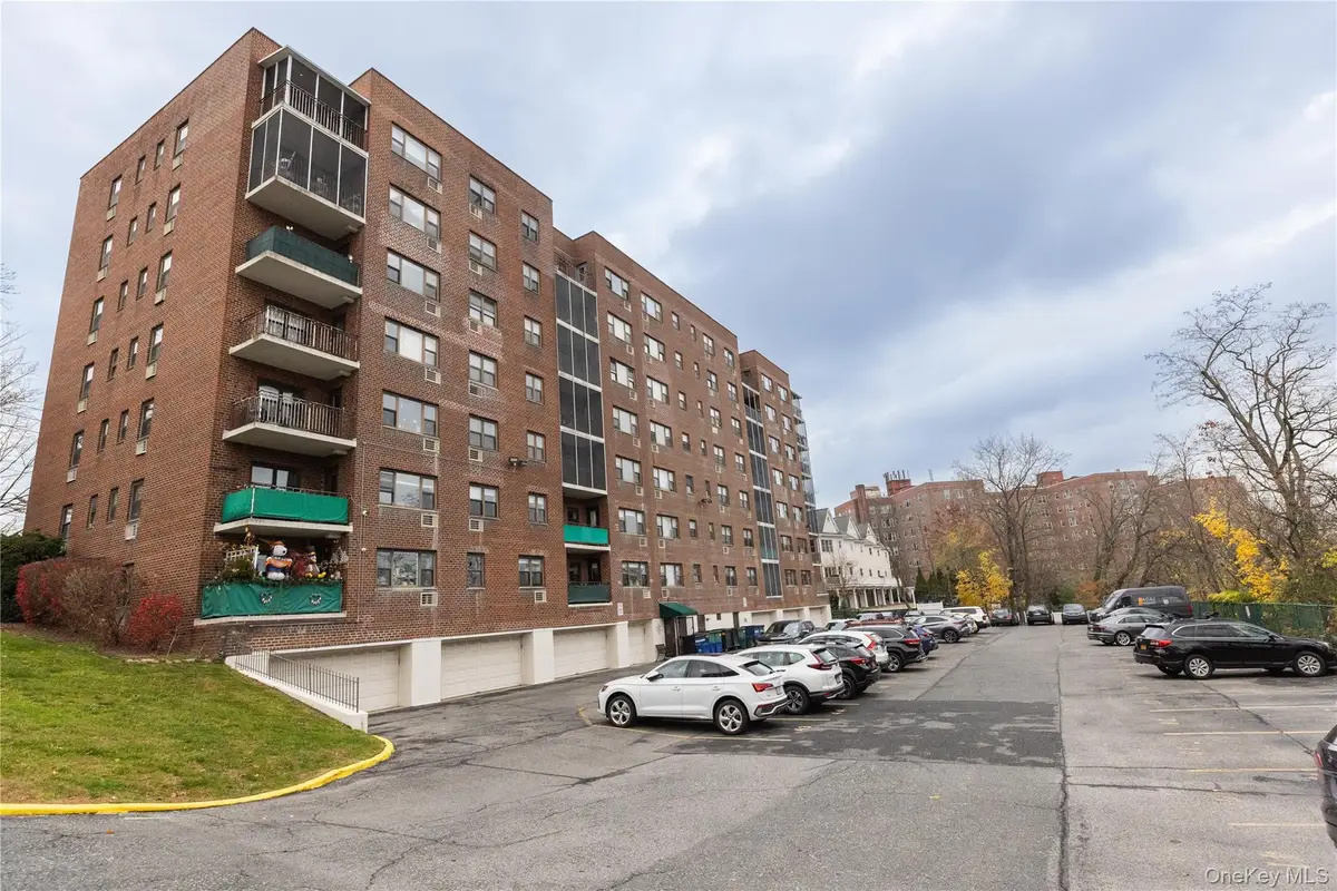 266 Pelham Road #4H, New Rochelle, NY 10805 - Image #1