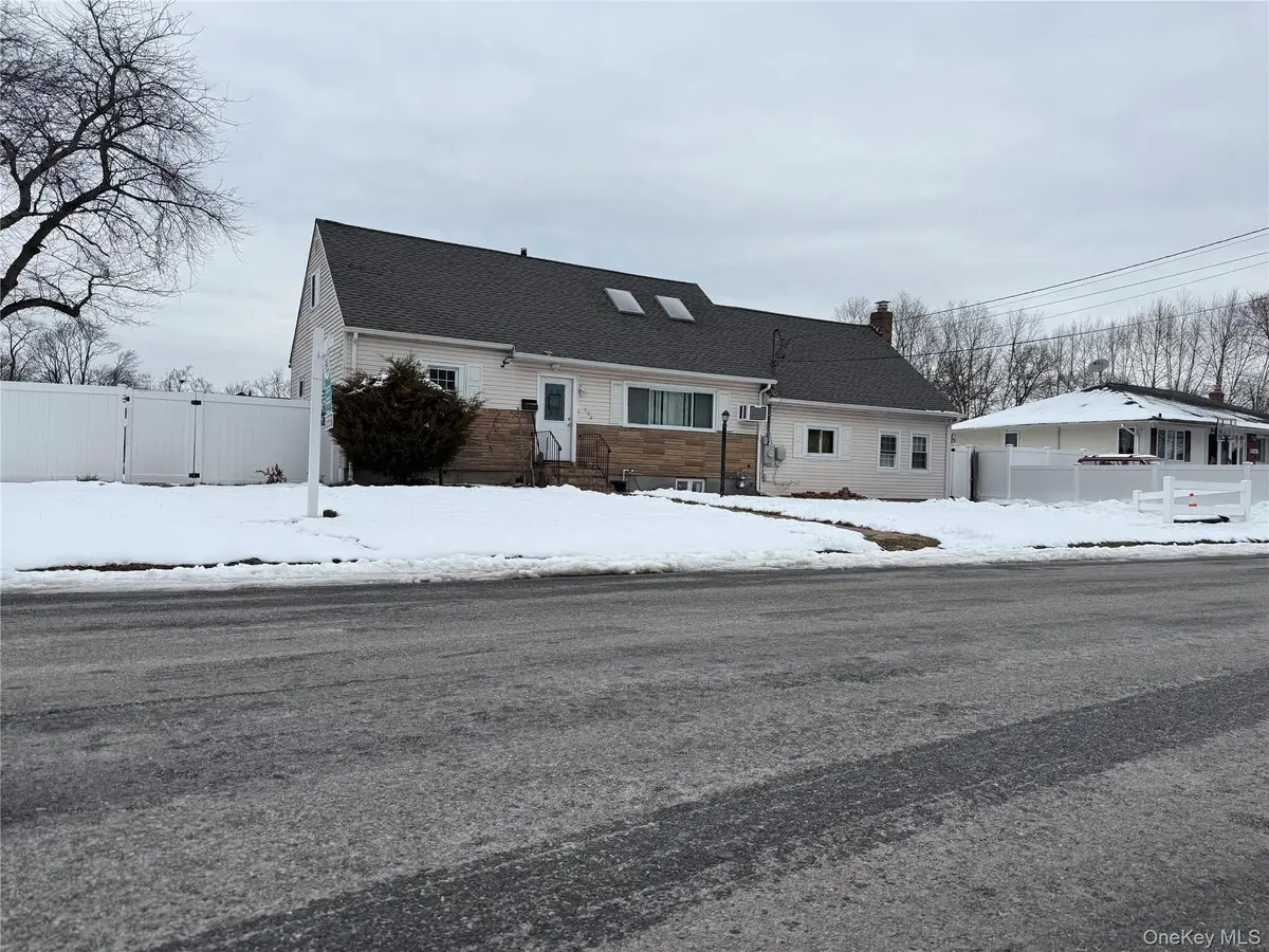 702 6th Street, West Babylon, NY 11704 - #1