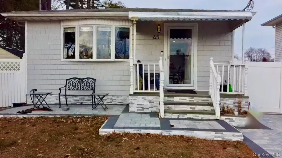 45 Amsterdam Avenue, West Babylon, NY 11704 - Image #2