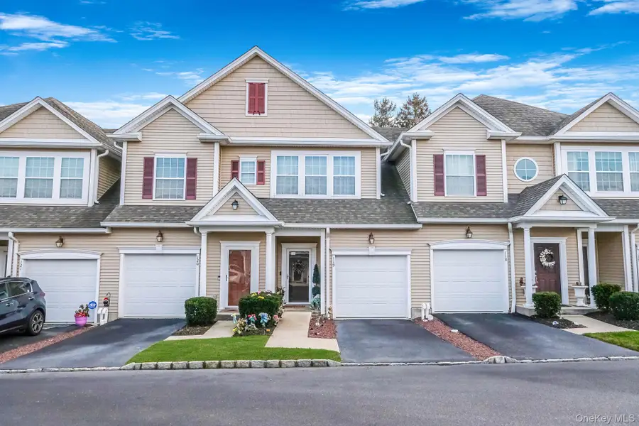 119 Wildwood Circle, Holtsville, NY 11742 - Image #2