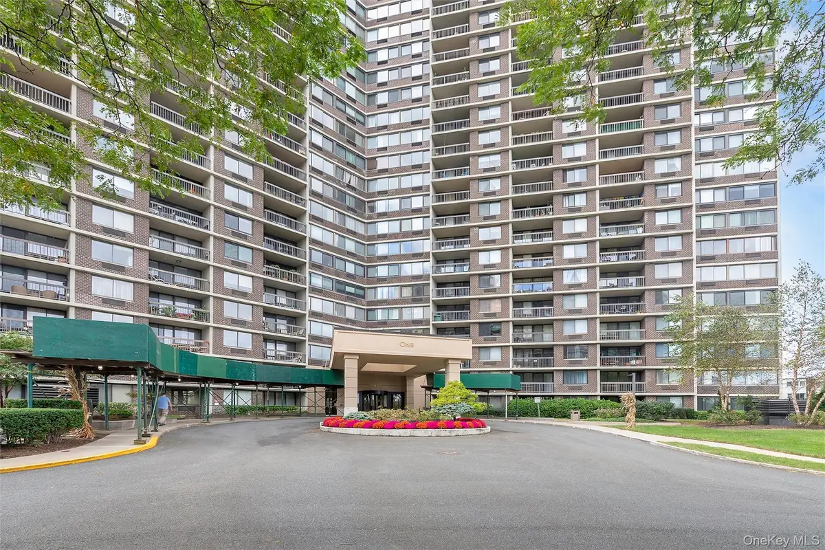 1 Bay Club Drive #4R, Bayside, NY 11360 - Image #1