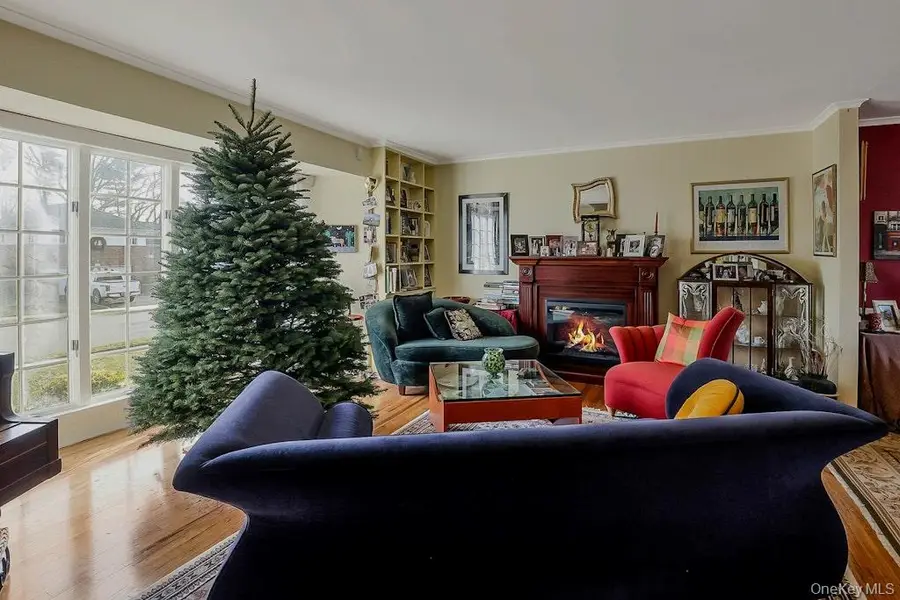 75 Melanie Lane, Syosset, NY 11791 - Image #3