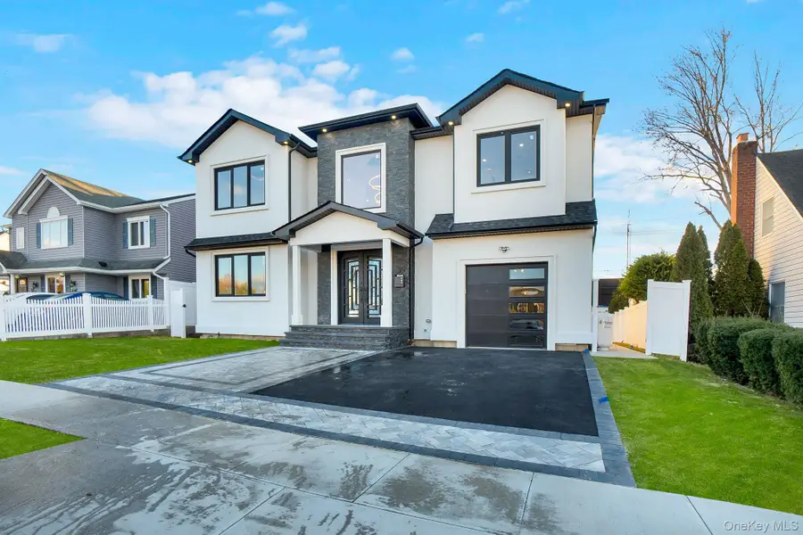 35 Castle Lane, Levittown, NY 11756 - Image #2