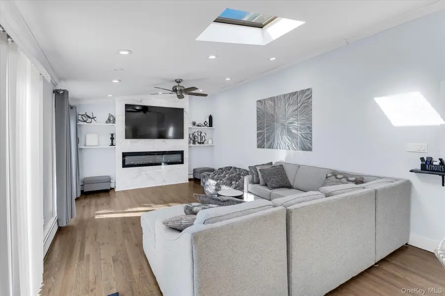 56 Fairfields Lane, Huntington Station, NY 11746 - Image #3