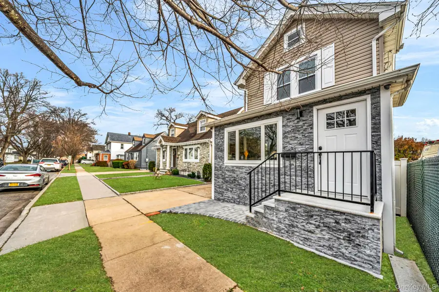 129 Sheridan Avenue, Williston Park, NY 11596 - Image #2