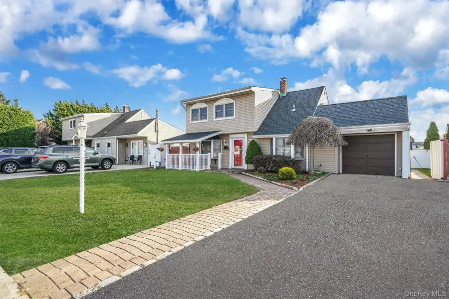 32 Needle Lane, Levittown, NY 11756 - Image #2