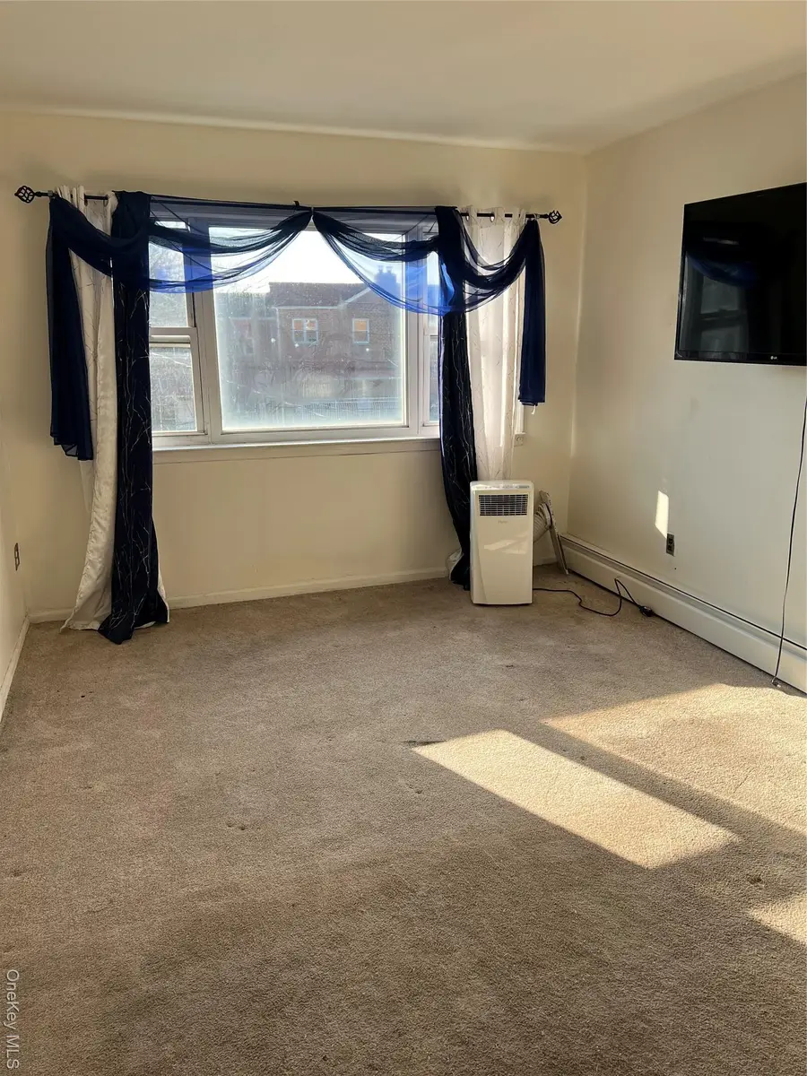 1461 E 233rd Street, Bronx, NY 10466 - Image #2