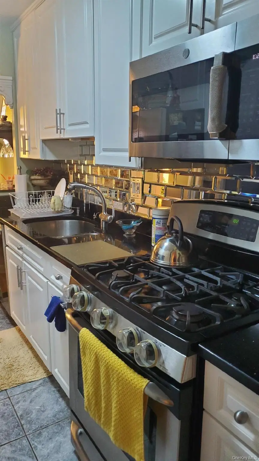 8509 151st Avenue #3N, Howard Beach, NY 11414 - Image #1