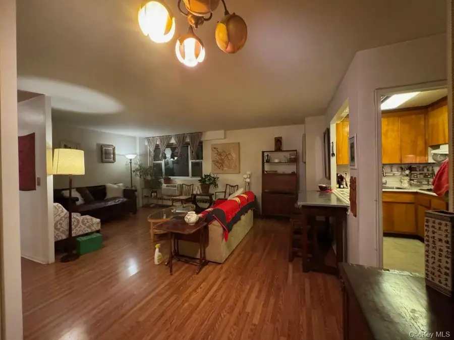 52-40 39 Avenue #4U, Woodside, NY 11377 - Image #2