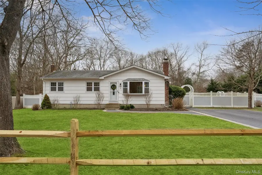 31 Howell Place, Speonk, NY 11972 - Image #3