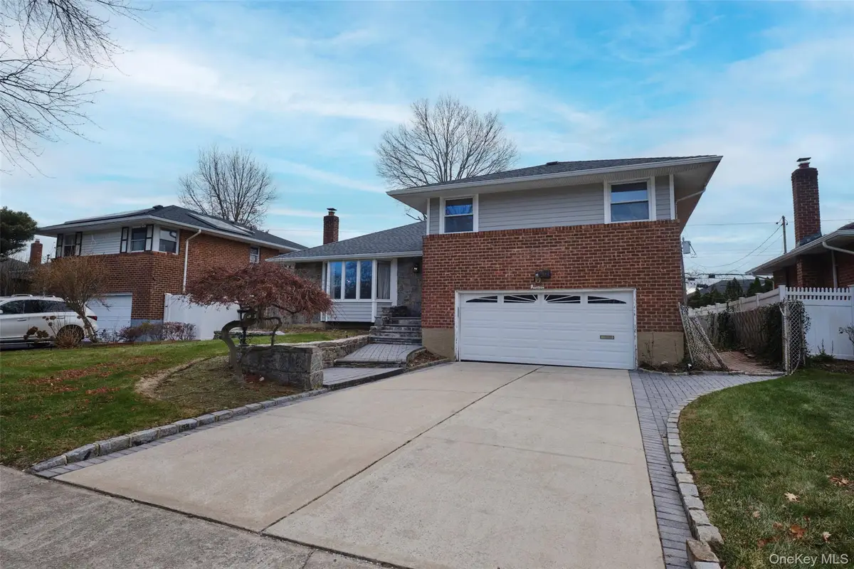 19 Birchwood Park Drive, Syosset, NY 11791 - Image #1