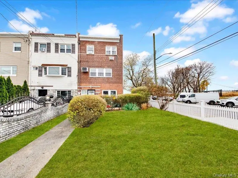 2576 Harding Avenue, Bronx, NY 10465 - Image #3