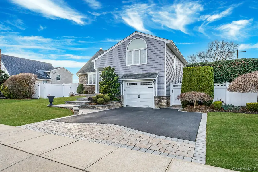 3 Walnut Place, North Massapequa, NY 11758 - Image #3