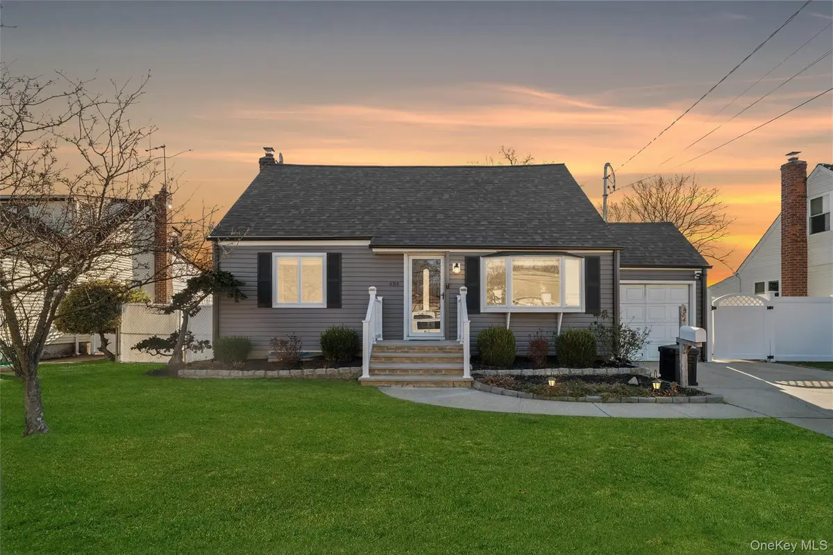 484 18th Street, West Babylon, NY 11704 - Image #1