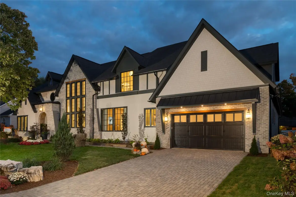 4 Autumn Lane, Saratoga Springs, NY 12866 - #1