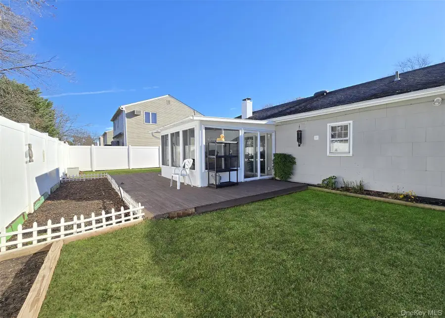 24 Quail Run, Massapequa, NY 11758 - Image #3