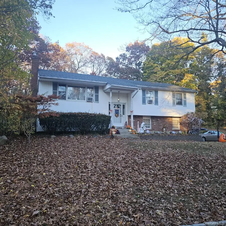 42 Noahs Path, Rocky Point, NY 11778 - Image #2