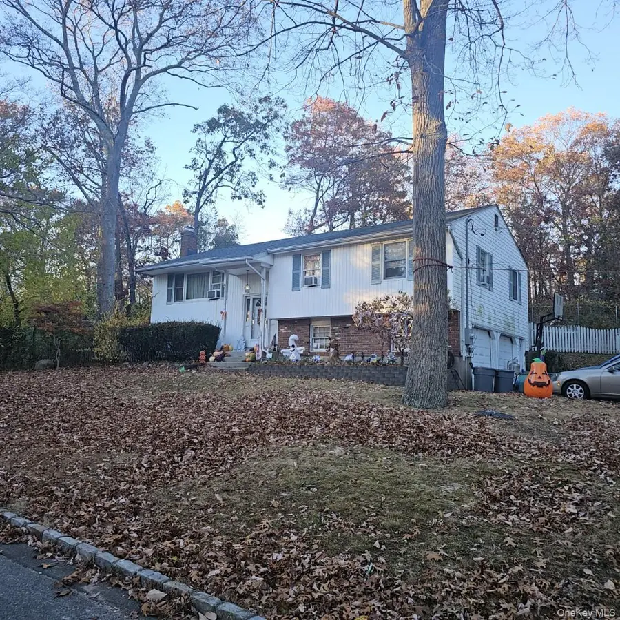 42 Noahs Path, Rocky Point, NY 11778 - Image #3