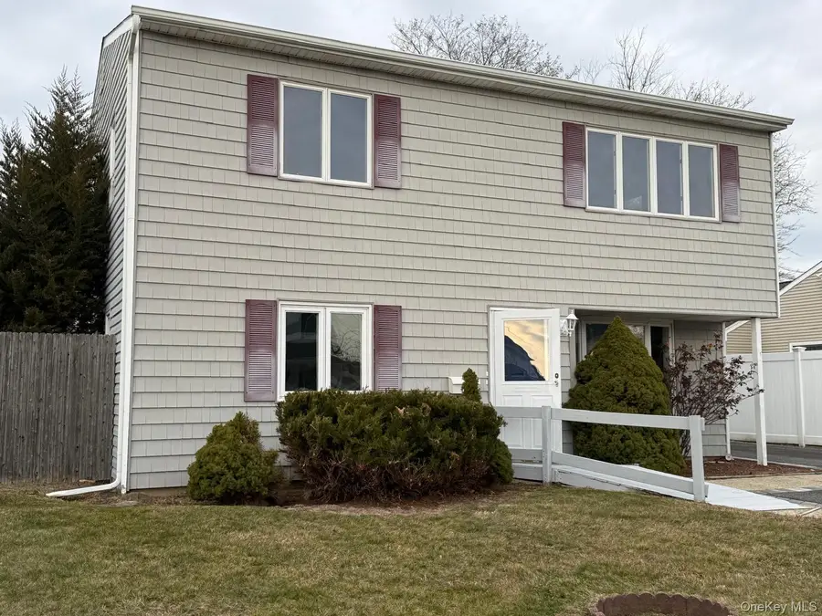 4218 Florence Road, Bethpage, NY 11714 - Image #2