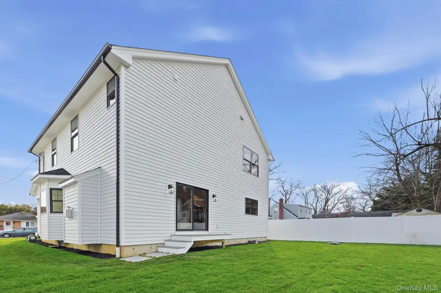 5 Ketcham Place, Melville, NY 11747 - Image #2