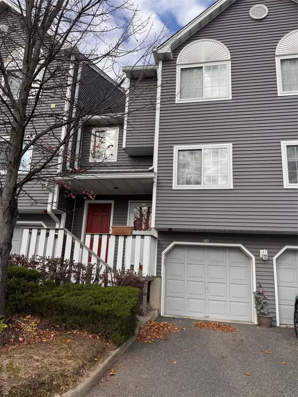 71 Eagle Ridge Way, Nanuet, NY 10954