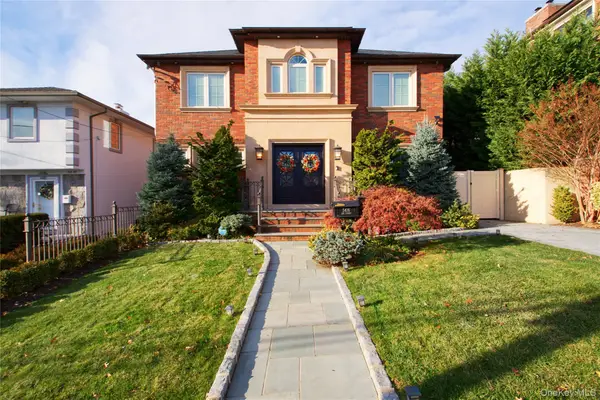 54-16 252nd Street, Little Neck, NY 11362